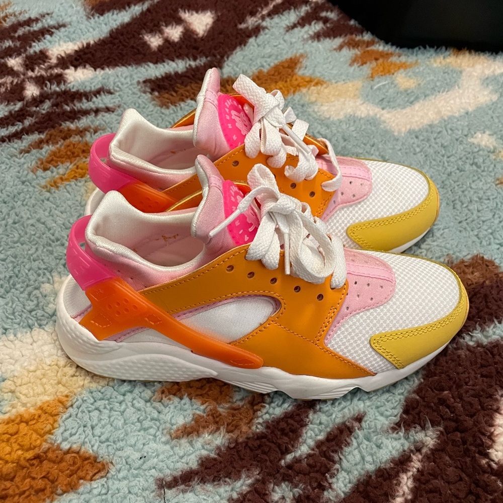 Nike women’s Air Huarche